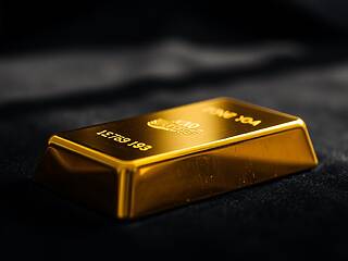 Oro vola con tensioni in Iran e sfiora nuovi massimi storici