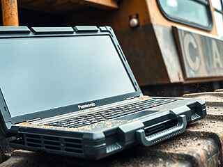 Panasonic Toughbook 56 notebook corazzato con Wi‑Fi 7 e autonomia estesa per professionisti in mobilità