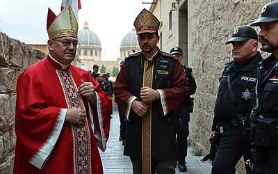 Pizzaballa respinto al Santo Sepolcro, premier e Papa denunciano violazione grave e invocano pace