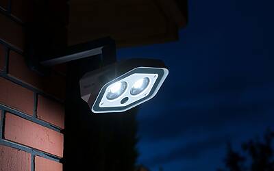 Reolink TrackFlex Floodlight sbarca in Italia con videosorveglianza 4K avanzata