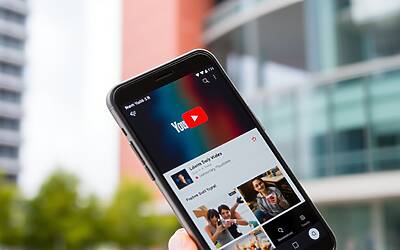 YouTube introduce la chat privata in Italia con messaggi diretti integrati nell’app