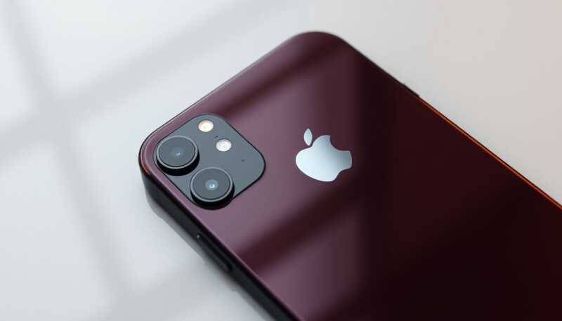 iPhone 18 rivoluziona il comparto fotografico: dalle custodie trapelate emergono dettagli sulla nuova configurazione