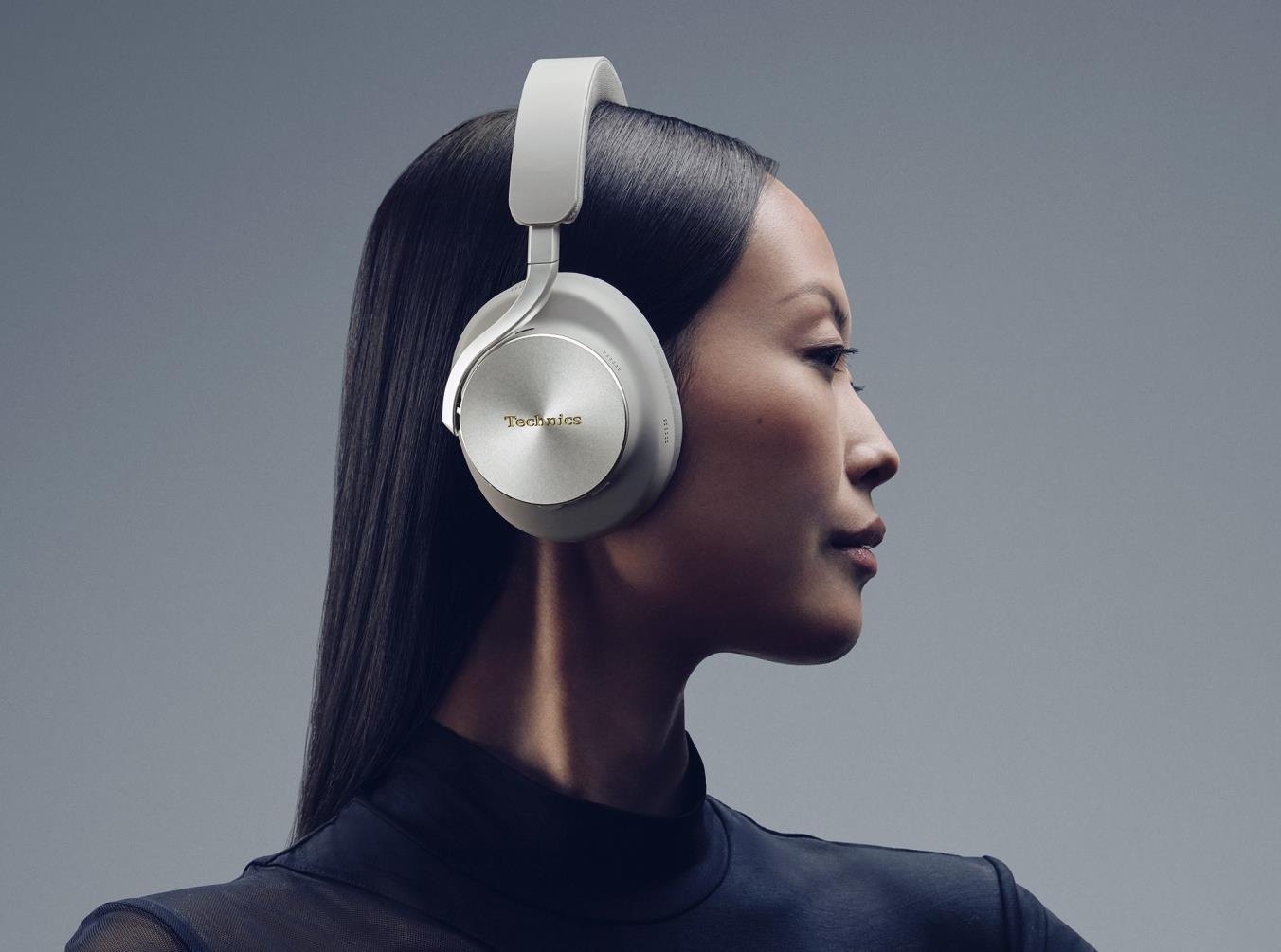 Technics presenta le cuffie EAH-A1000 con autonomia fino a 45 ore