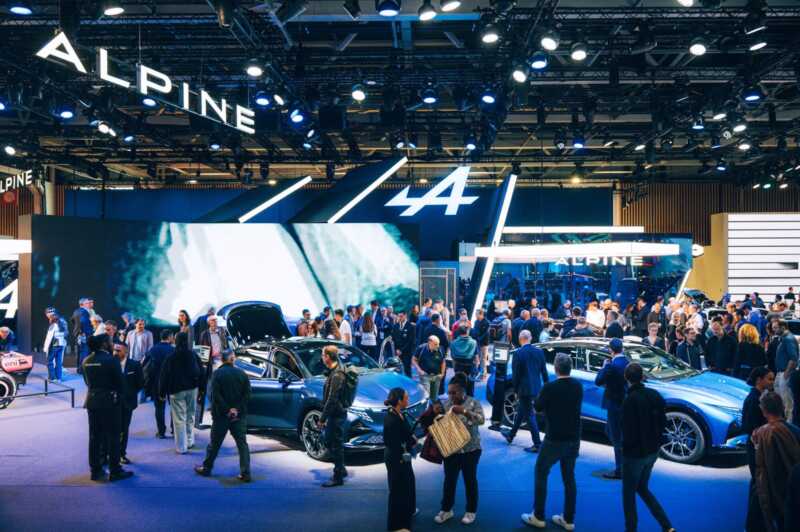 Alpine presenta A310 VISION e anticipa la prossima A110 a Parigi