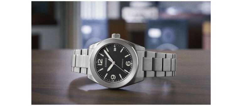 Casio presenta CMK-100, l’orologio automatico con cassa in titanio