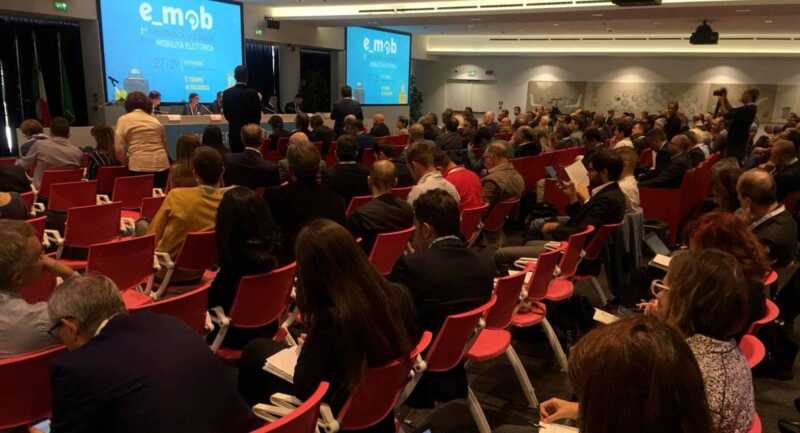 Milano ospita e_mob, confronto su ricarica e trasporto pubblico