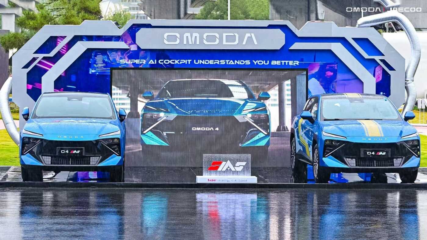 OMODA & JAECOO mostra a Wuhu parcheggio automatico e assistente vocale